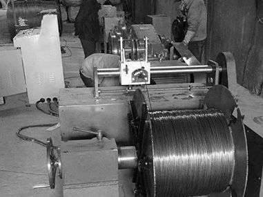 開(kāi)始了一家創(chuàng)業(yè)公司并購(gòu)買了拉絲機(jī)。